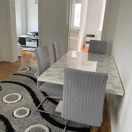 Vista Castle Apartment
